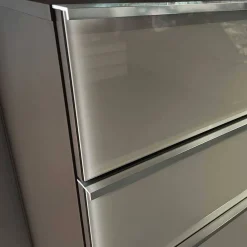 Wohnen 75 cm breite Hochkommode mit Glasfront - Korcula