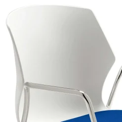 Wohnen Graue Möbel|Weiße Möbel*Armlehner Schalenstuhl in Weiß & Blau - Dreamin