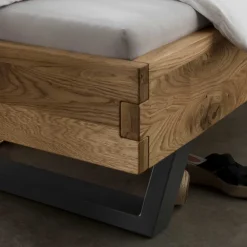 Wohnen Bett & Nachtkommoden aus Wildeiche - Aryvano (dreiteilig)