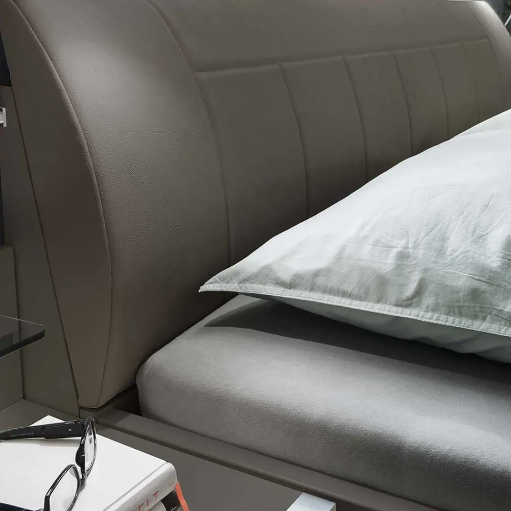 Wohnen Bett mit Polsterkopfteil in Braun - Madita