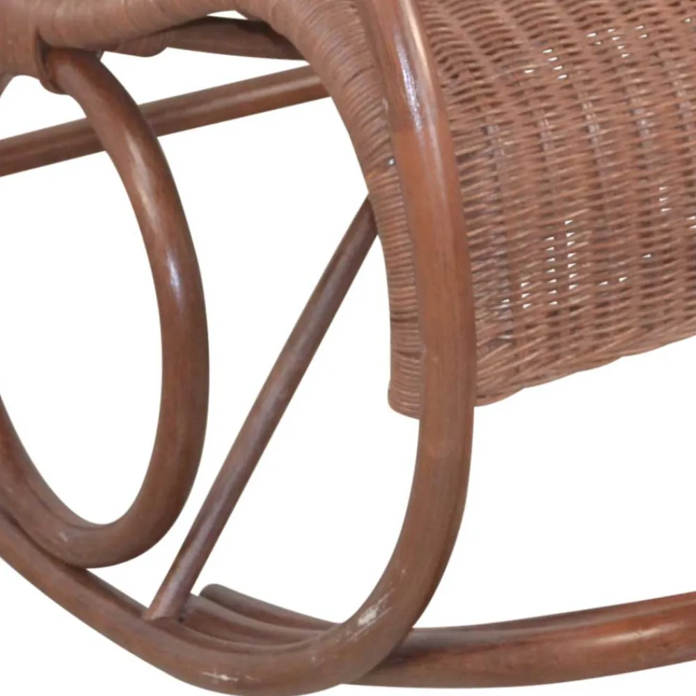 Wohnen Rattanmöbel*Brauner Schaukelstuhl aus lackiertem Rattan - Asalion