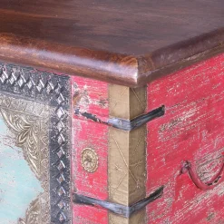 Wohnen Charakterstarke Holztruhe mit Metallgriffen - Agacina