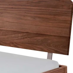 Wohnen Doppelbett aus Nussbaum mit Stahlfüßen - Gedessa