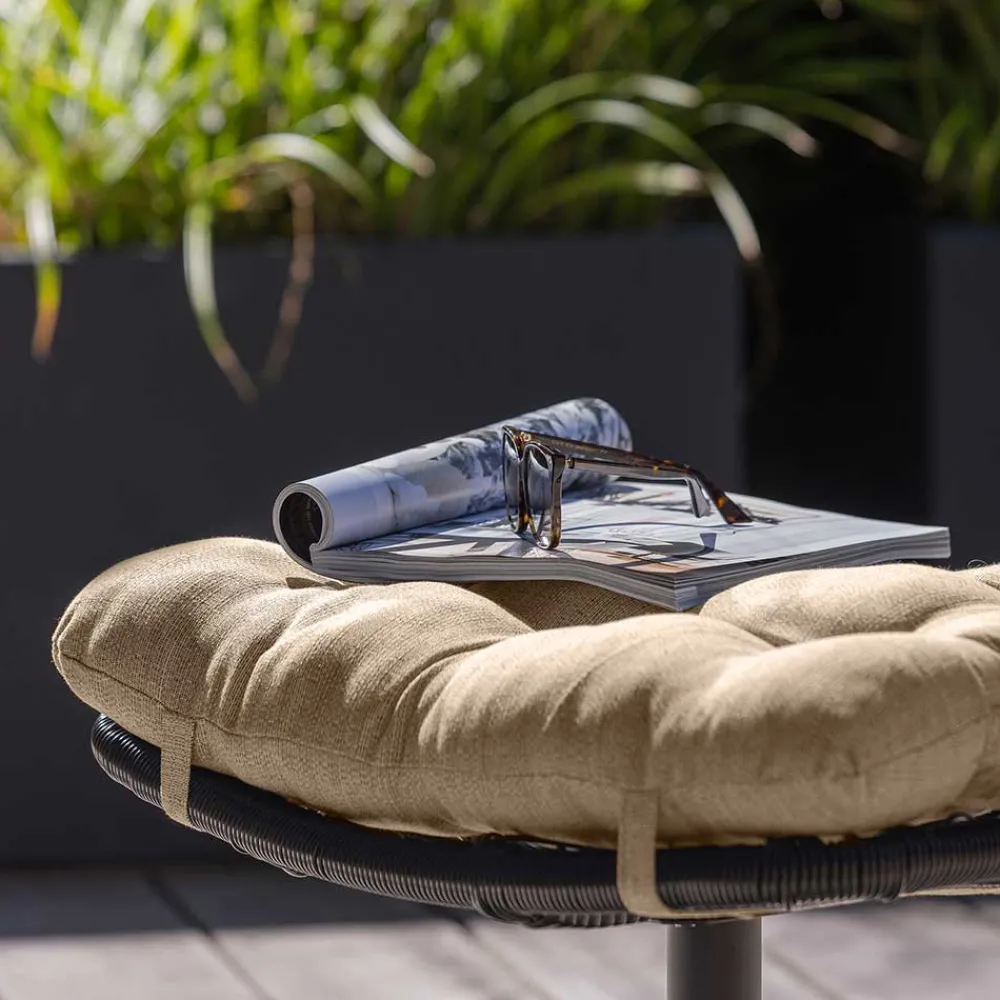 Wohnen Rattanmöbel*Drehbarer Hocker mit Tellerfuß in Schwarz - Zavamanco