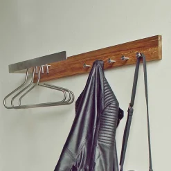 Wohnen Elegante Hängegarderobe aus Eichenholz - Skowera