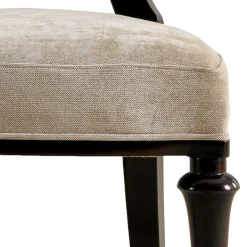 Wohnen Eleganter Polsterstuhl mit ovaler Medaillon Lehne - Celorma