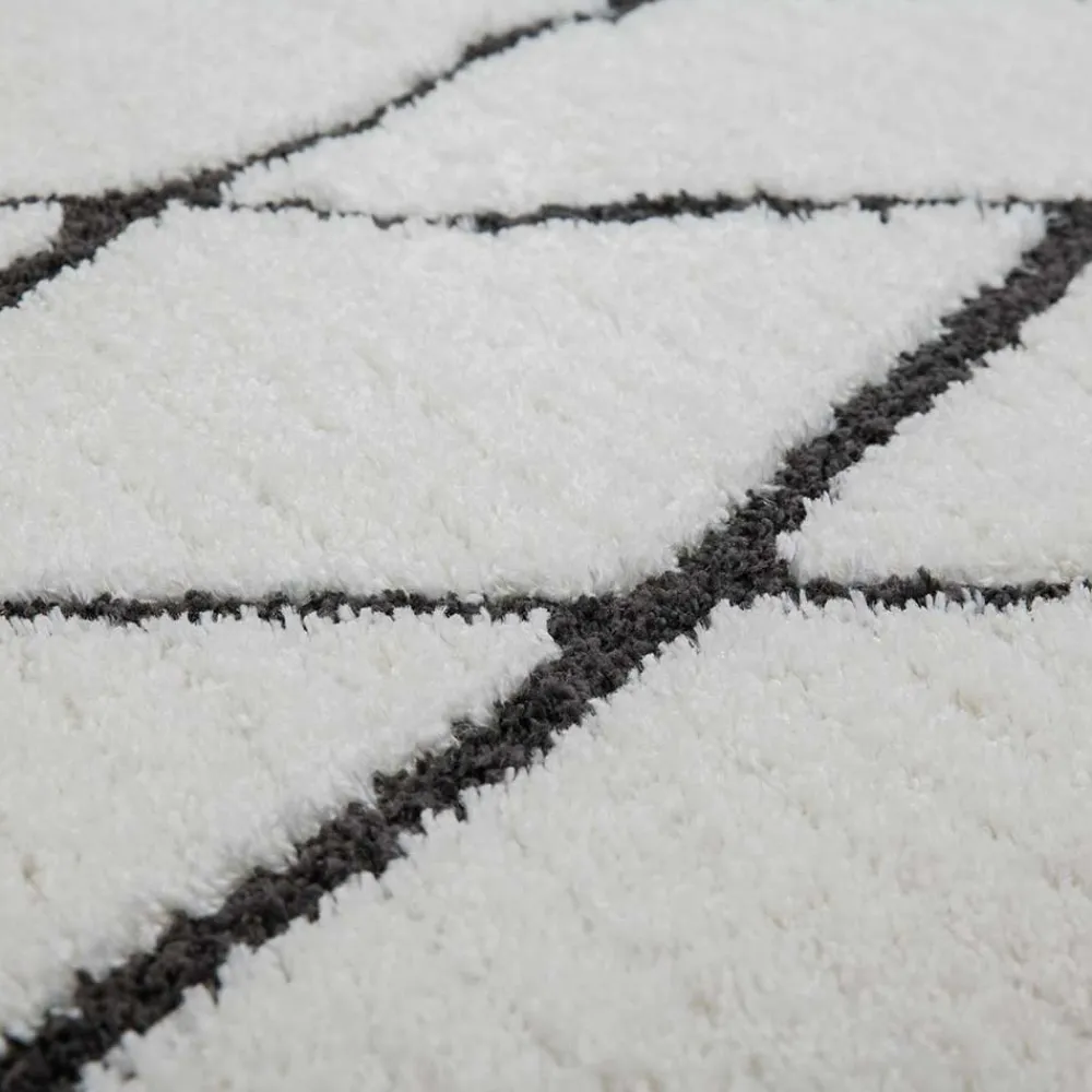 Wohnen Ethno Style Teppich in Weiß und Schwarz - Blouno