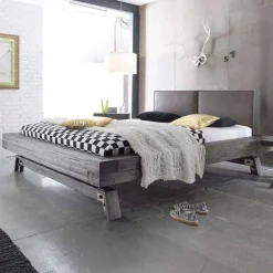 Wohnen Graues Massivholzbett Firendra im Vintage Industry Style