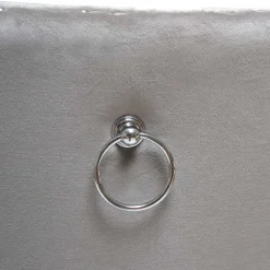 Wohnen Küchenstühle|Esszimmerstühle*Hellgrauer Polsterstuhl mit Knöpfen & Nieten - Hokulani