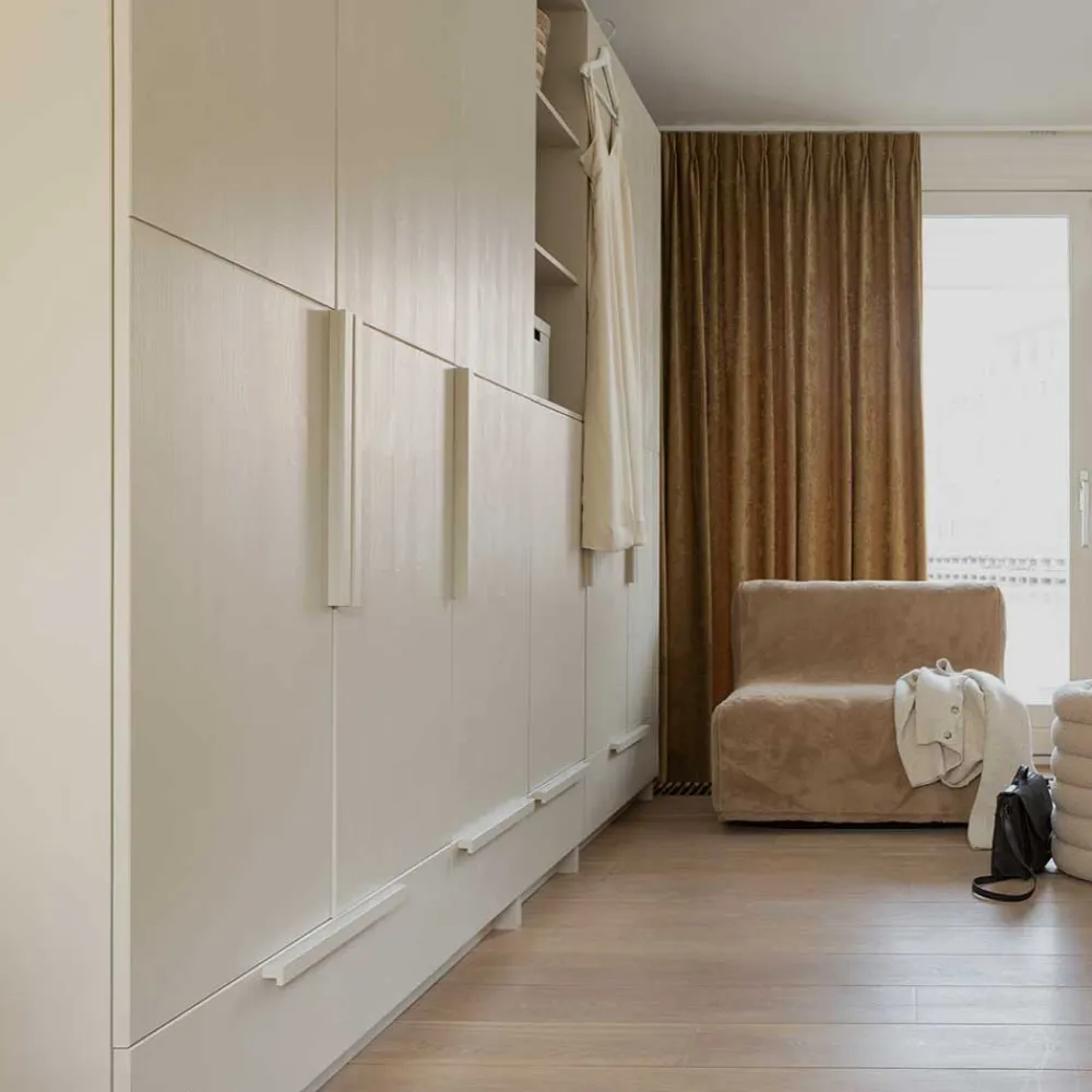 Wohnen Massivholzmöbel|Kleiderschränke*Kleiderschrank in Hellgrau - Anela