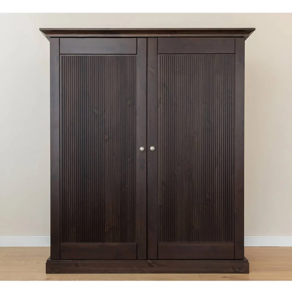 Wohnen Braune Möbel|Kleiderschränke*Kompakter Kleiderschrank im Modern-Country-Style - Nauizia