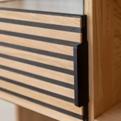 Wohnen Esszimmerschränke|Highboards*Massivholz Vitrine in Eiche mit Schwarz - Eribella