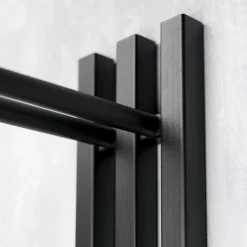 Wohnen Stahl T-Design Wandgarderobe in Schwarz - Brittania