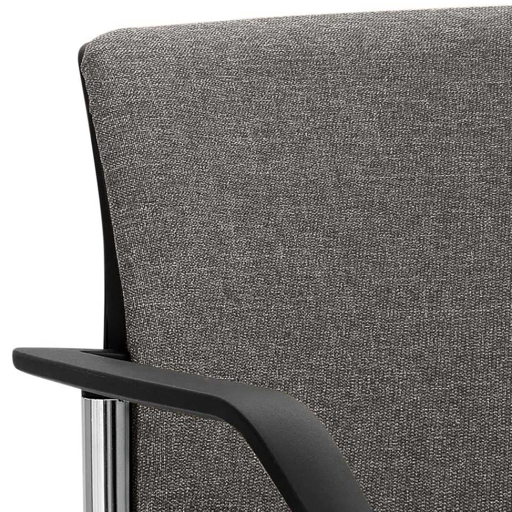 Wohnen Bürostühle*Stapelbarer Armlehnenstuhl in Grau Stoff - Lovanna