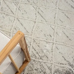 Wohnen Skandinavische Möbel*Teppich mit Rautenmuster in Weiß & Hellgrau - Freshna