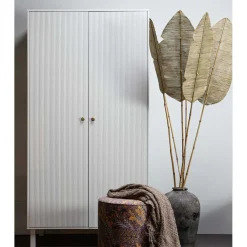 Wohnen Garderobenschränke*2-türiger Skandi Kleiderschrank in Grau - Huvina