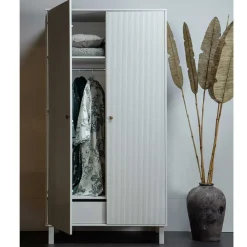 Wohnen Garderobenschränke*2-türiger Skandi Kleiderschrank in Grau - Huvina