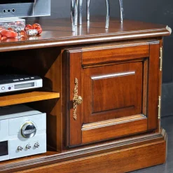 Wohnen TV Lowboard in Nussbaum mit Metallgriffen - Uno