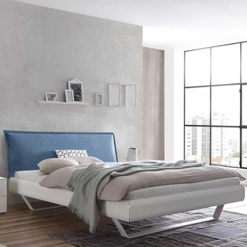 Wohnen Weißes Designbett mit Polsterkopfteil in Blau - Giralna