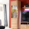 Wohnen Wohnzimmer Vitrine Athias aus Kernbuche