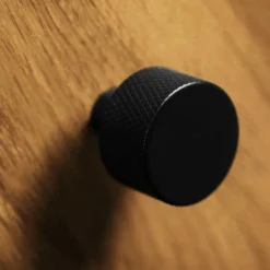 Wohnen 160x90x50 Sideboard in Nussbaumfarben lackiert - Nadelle